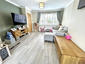 Lounge- click for photo gallery